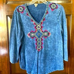 Reba brand, 3/4 length sleeves, size large